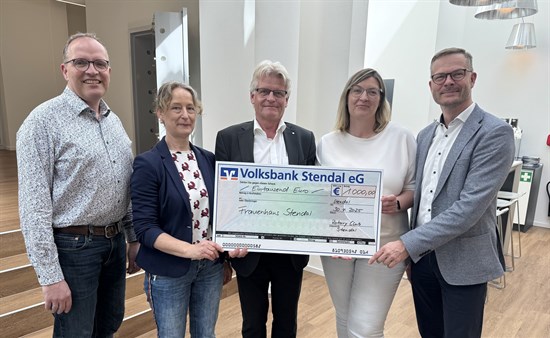 Der Rotary Club Stendal unterstützt das Frauenhaus mit 1000 Euro.