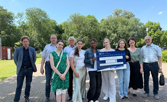 Spendenübergabe des Rotary Clubs Stendal an die Ganztagssekundarschule Comenius für das geplante Haus der Gewerke.